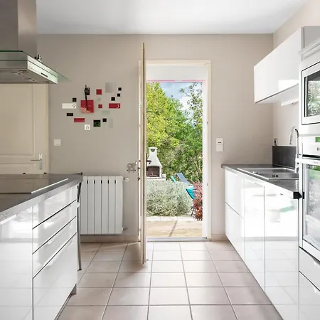Detached With Pool In Holiday home